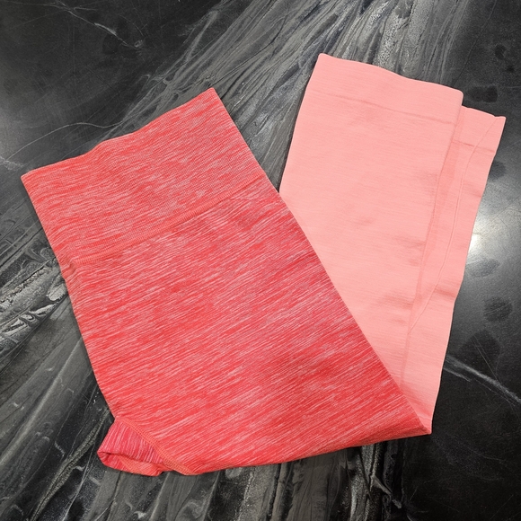 BUNDLE OF 5 PAIRS OF CAPRI LENGTH LEGGINGS - Picture 3 of 6